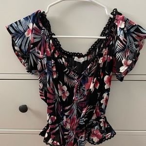 Cute crop top blouse